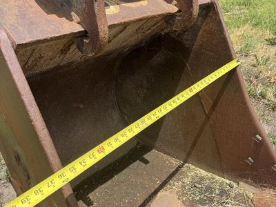 3’ excavator bucket 80mm