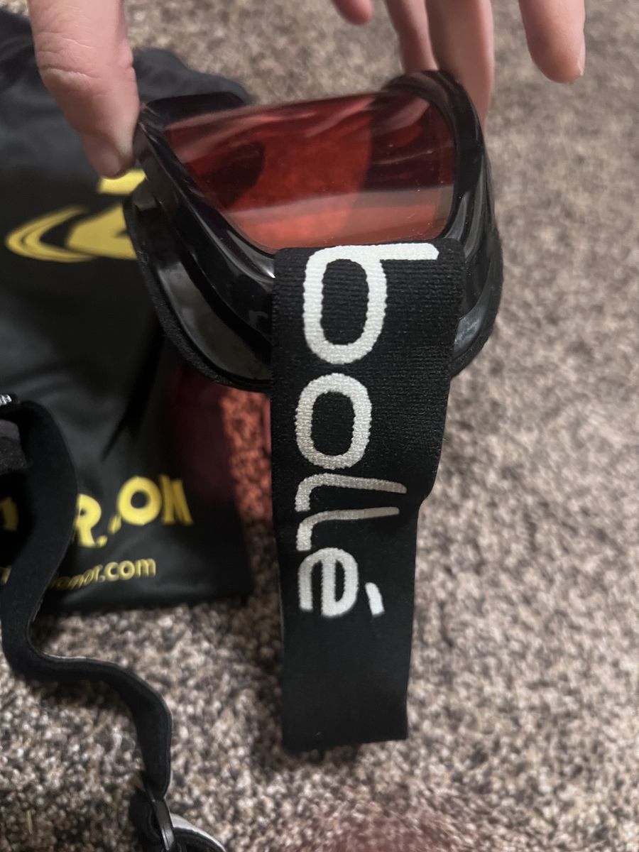 Ski goggles