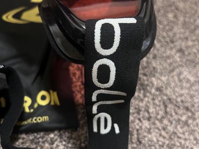 Ski goggles