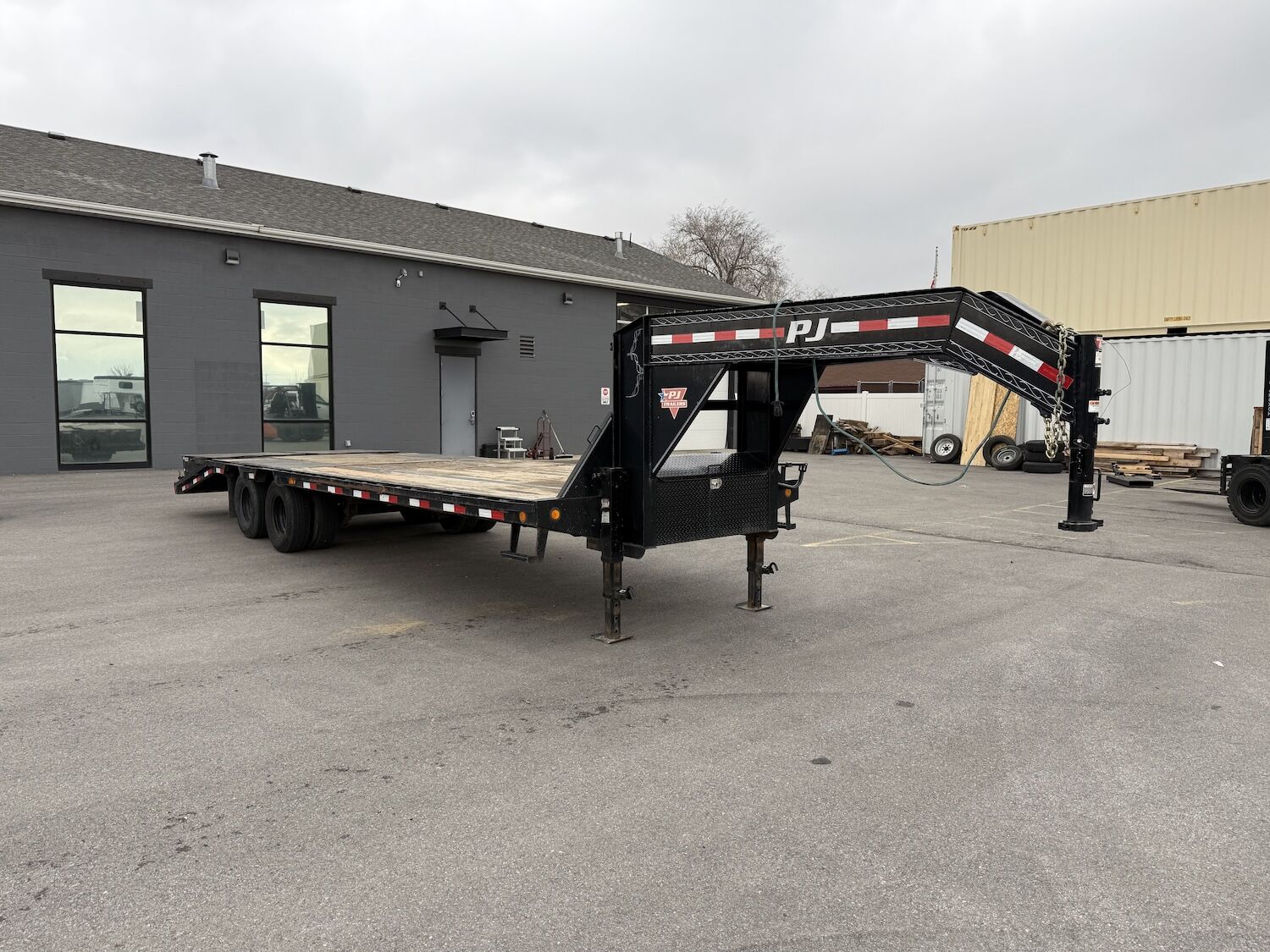 2021 Used USED PJ 27' Equipment Hauler