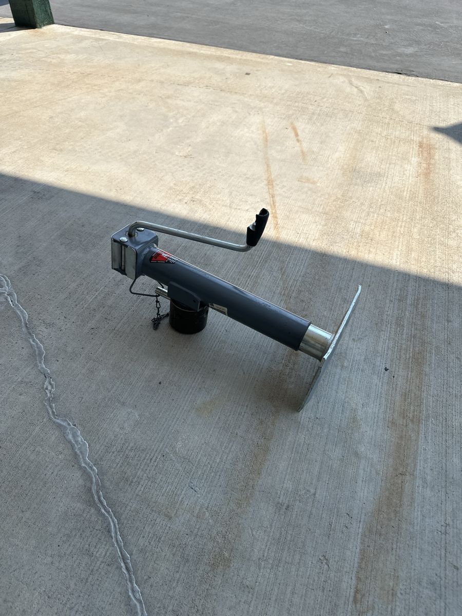 BULLDOG Top-Wind Swivel Trailer Jack with Foot 7,000lb