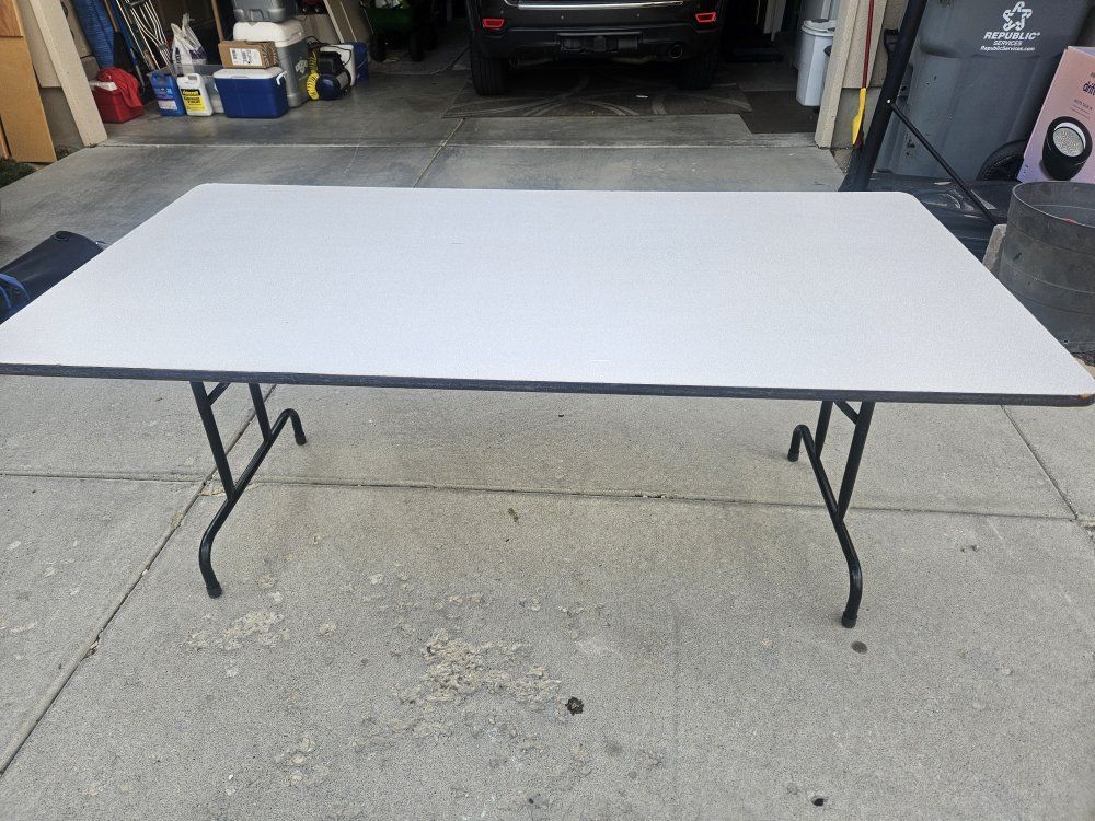 HEAVY DUTY FOLDABLE TABLE  6' X 3'  30" TALL