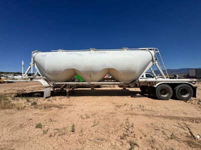 2003 Heil J Model Pneumatic Dry Chemical Tank Trailer