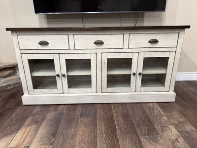 High-End Traditional 72" Media Console – Like New