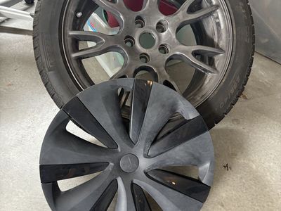 Tesla Model S OEM set of 4 Tempest Wheels and Pirelli winter tires