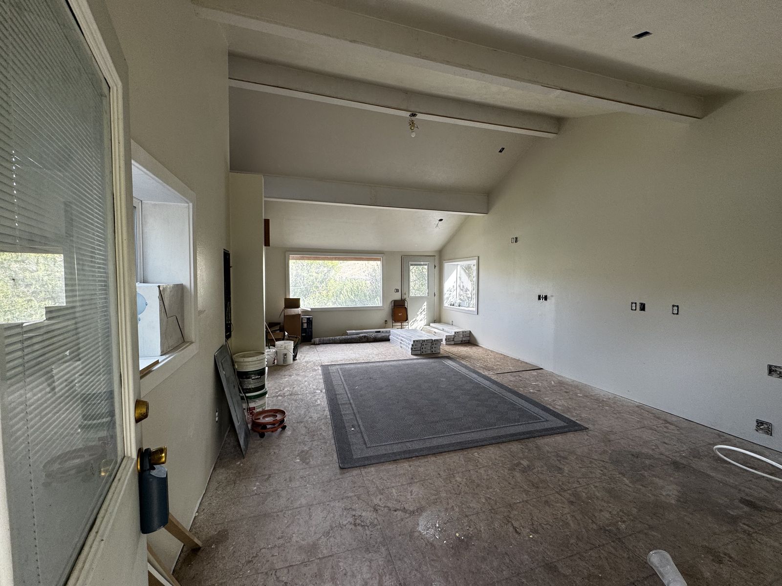 Main image 6