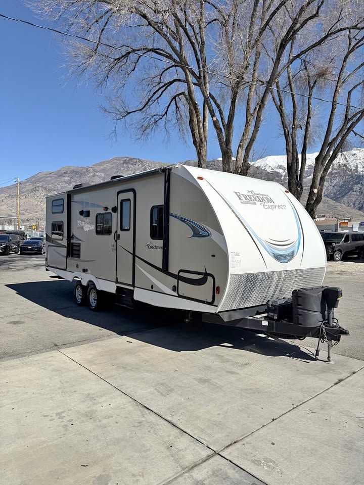 2019 Forest River Coachmen Freedom Express Select 25SE