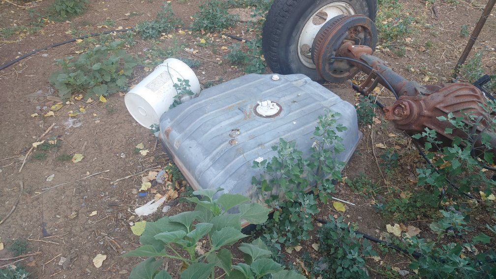 88 to 98 Chevrolet suburban fuel tank