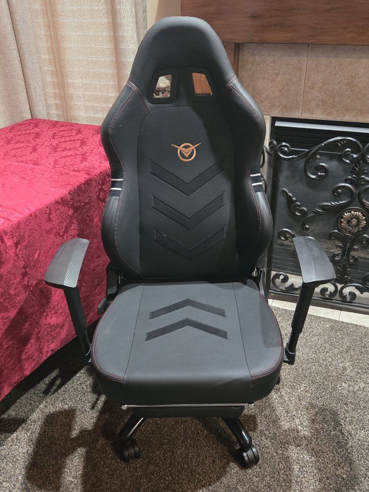 Black Gaming Chair with Footrest - Ergonomic High Back Swivel Office Chair