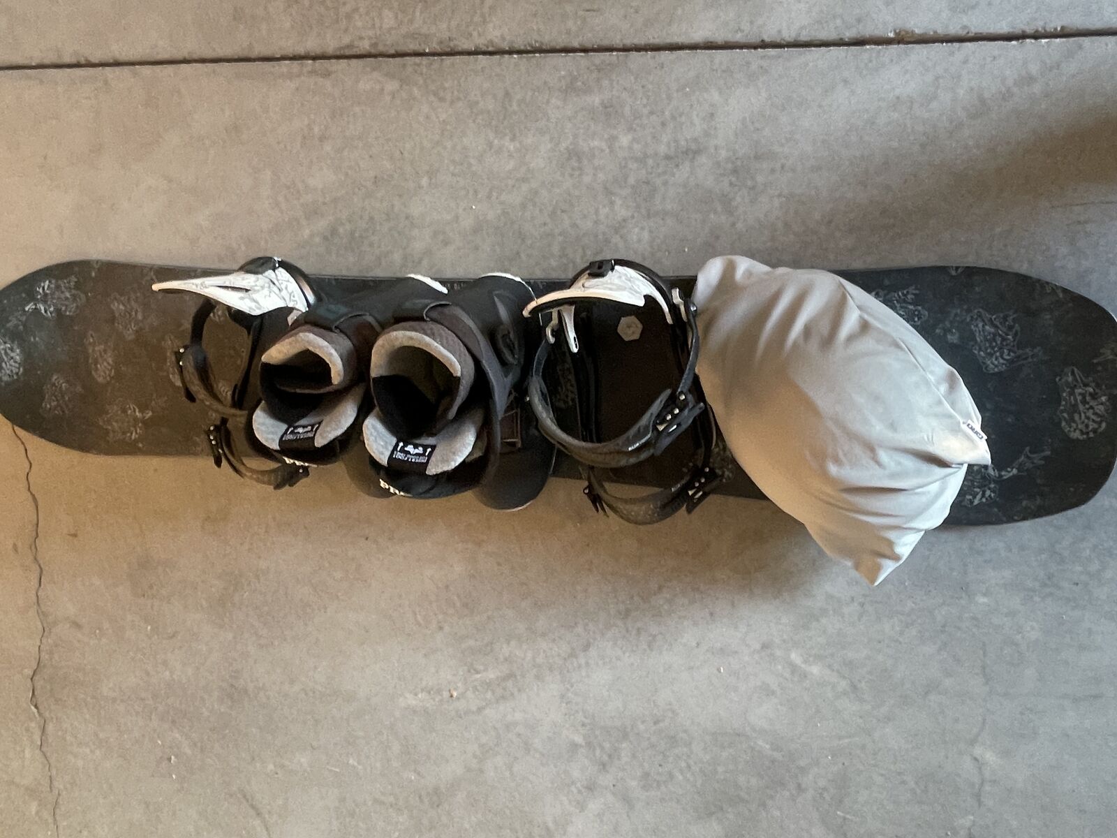 Women’s 145 Snowboard, Bindings, 7.5 Boots, Helmet, and Goggles