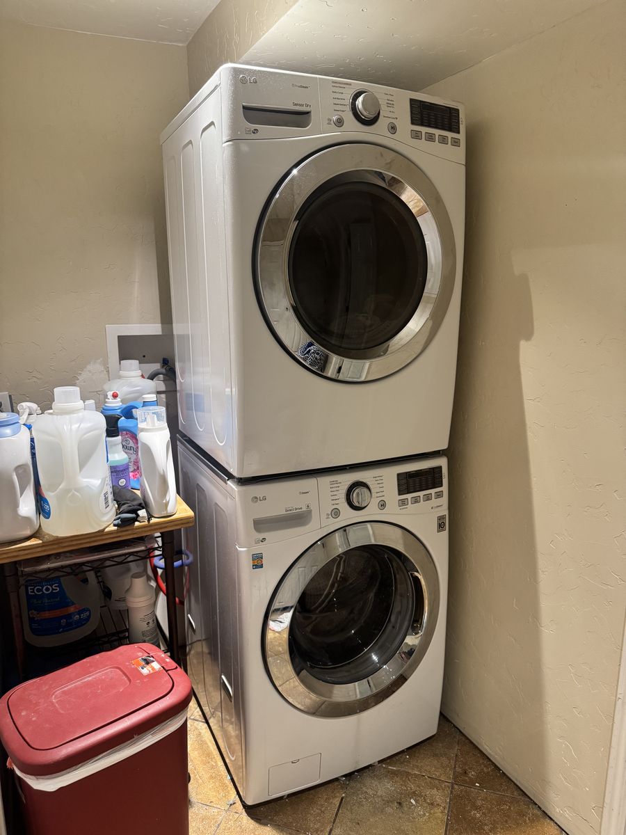 LG Washer Dryer with stacking hardware