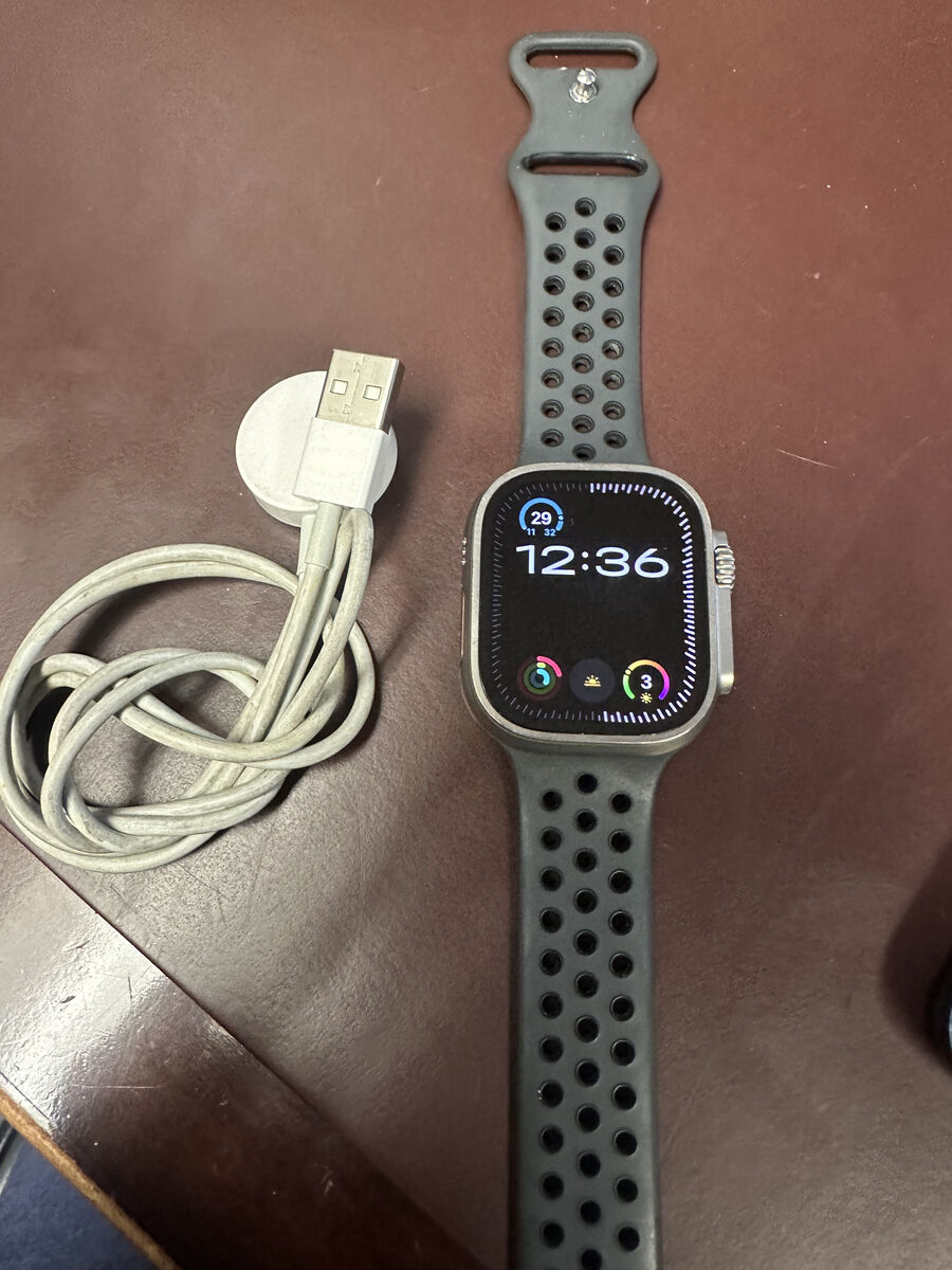 Apple watch ultra 2 - 64 Gig, MRF03LW/A in fantastic condition - 49MM