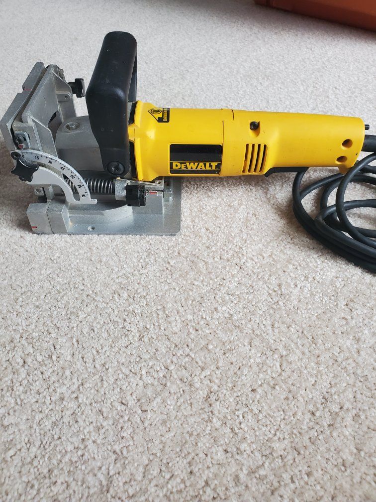 DEWALT DW682K Heavy-Duty Plate Joiner Biscuit Joiner - Works Great!