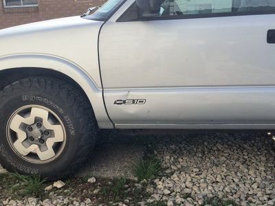 1997 Chevrolet S-10 Base