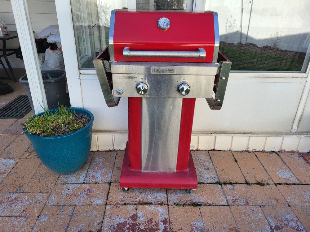 KitchenAid BBQ Grill with propane tank