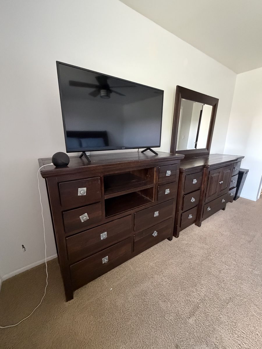 Main image 4