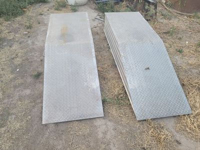 Heavy duty truck ramps