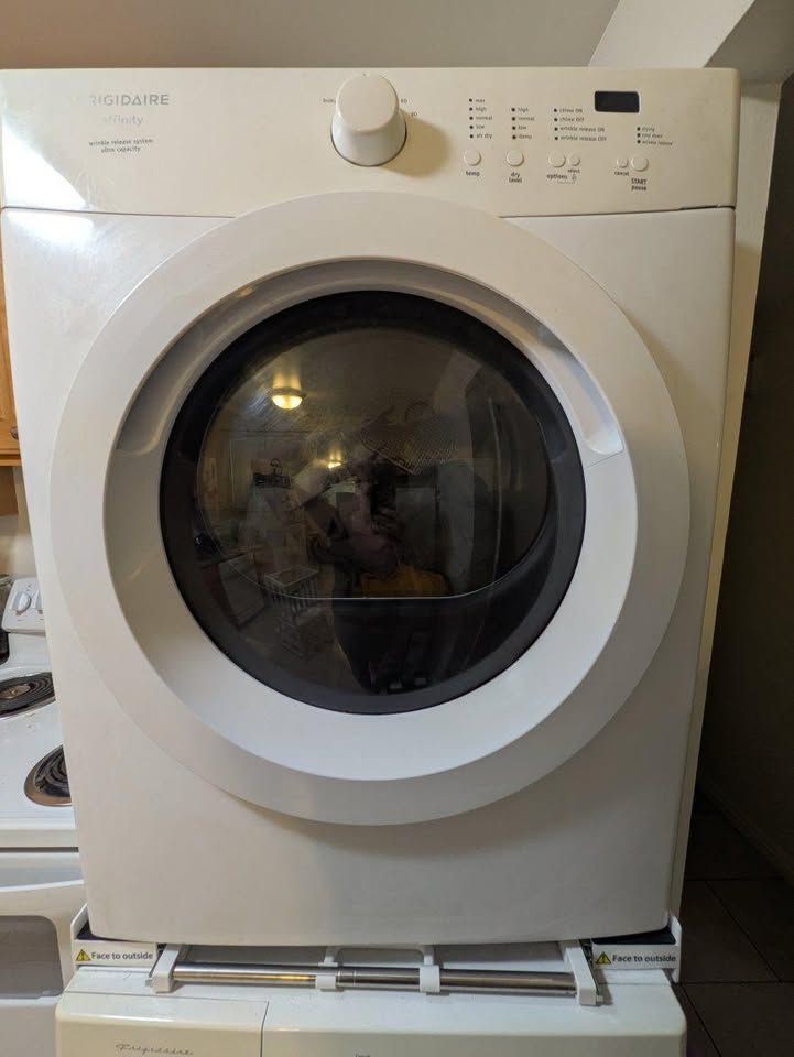 Frigidaire Electric Dryer - works great