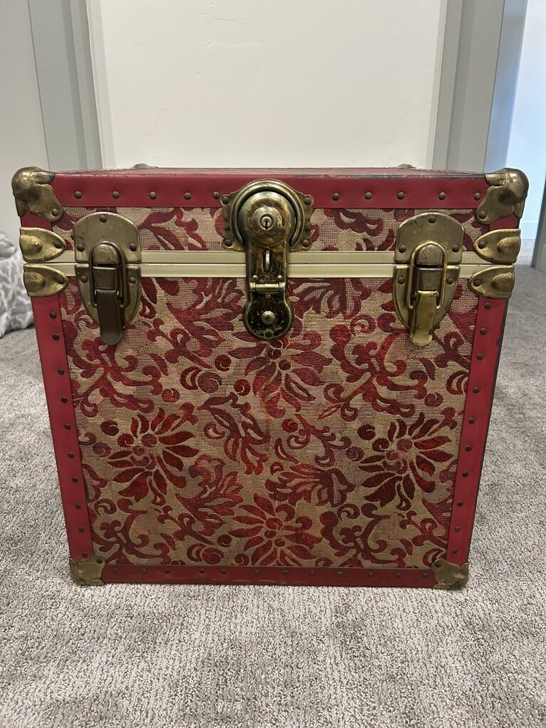 Antique Vintage Cube Steamer Trunk