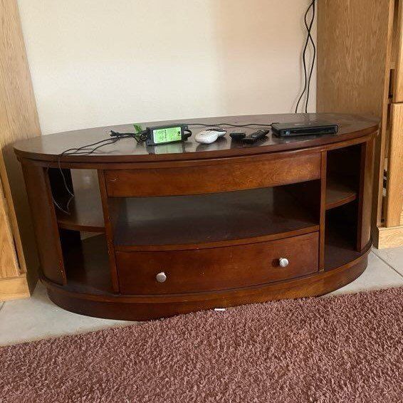 Oval Table, classic style , Drawer and Shelves. Truly nice.