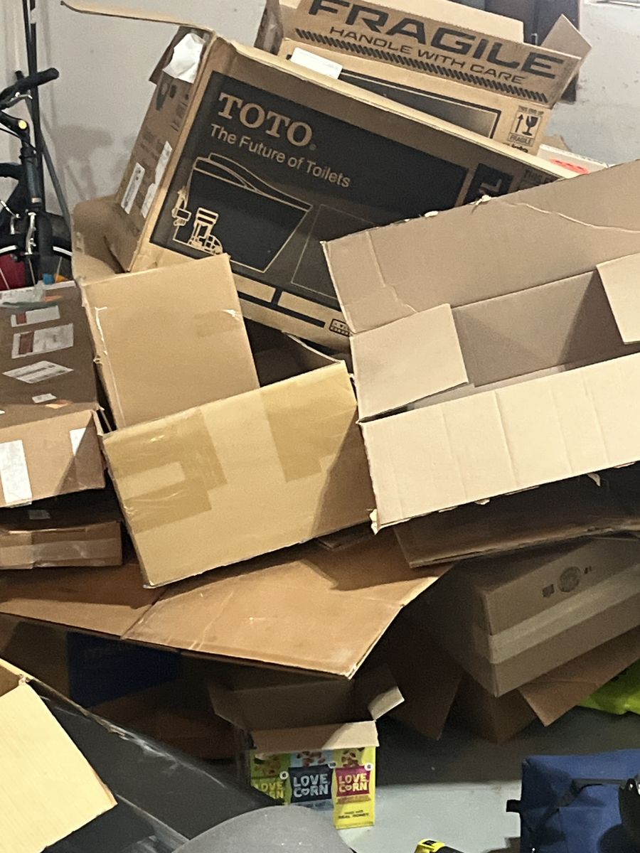Free moving boxes (mostly large)