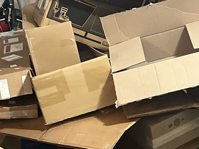 Free moving boxes (mostly large)