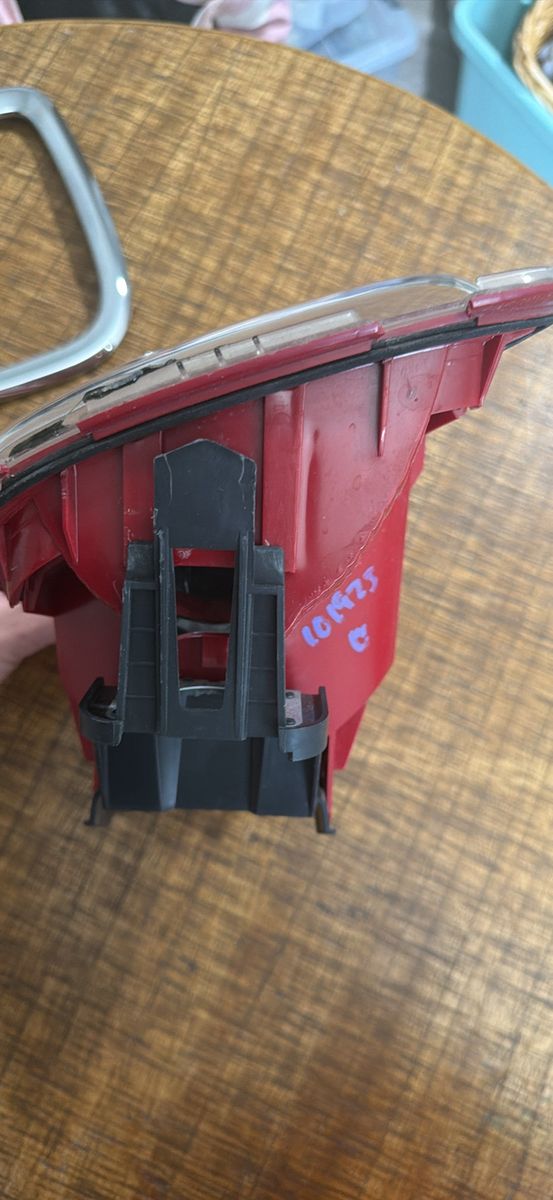 Main image 3