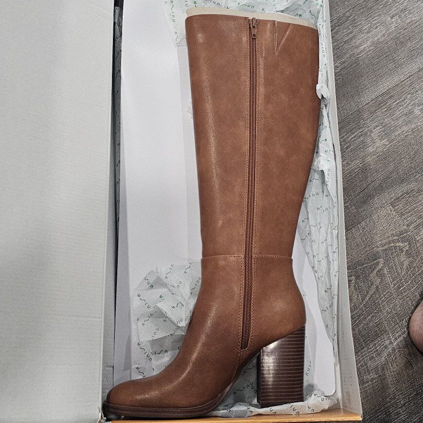 New Unisa Medium Brown 210 Leather Boots Size 7