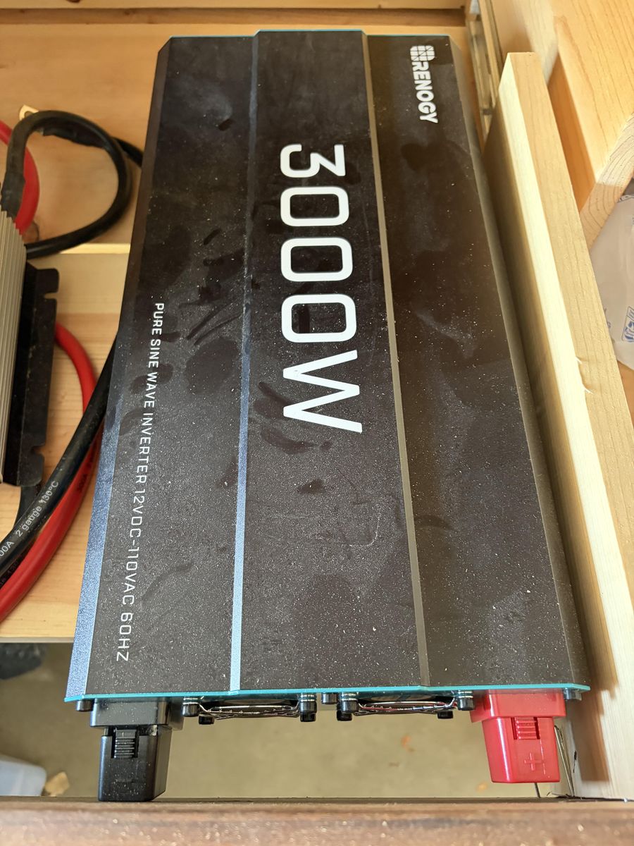 Renogy 3000 watt pure signe inverter