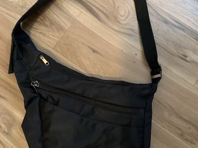 Black cross over shoulder bag