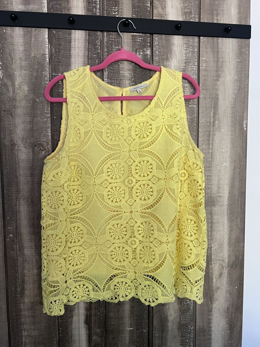 Skies Are Blue Yellow Lace Floral Sleeveless Top Size XL