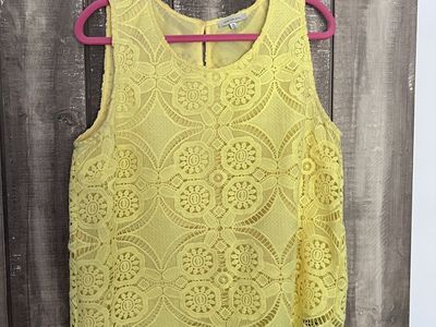 Skies Are Blue Yellow Lace Floral Sleeveless Top Size XL