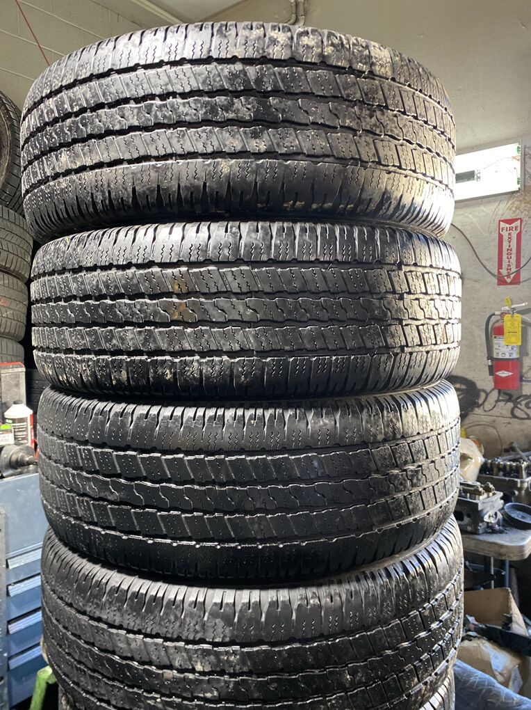 P275-60-20 GOODYEAR  FULL SET 70% TREAD GOOD CONDI