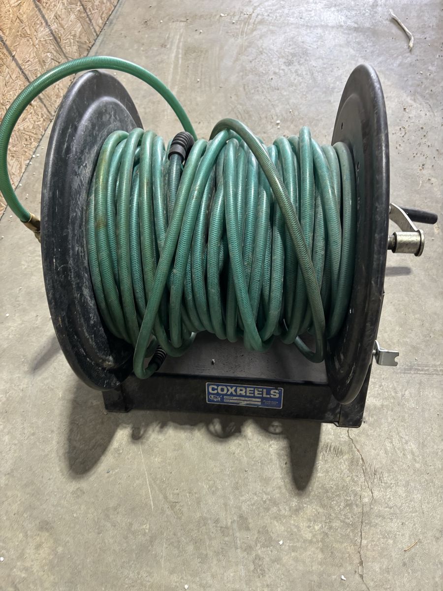 Pneumatic hose and reel