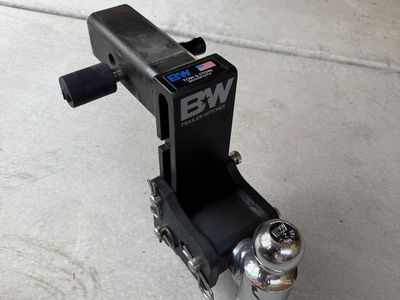 B&W Tow & Stow 7” drop 2.5” receiver