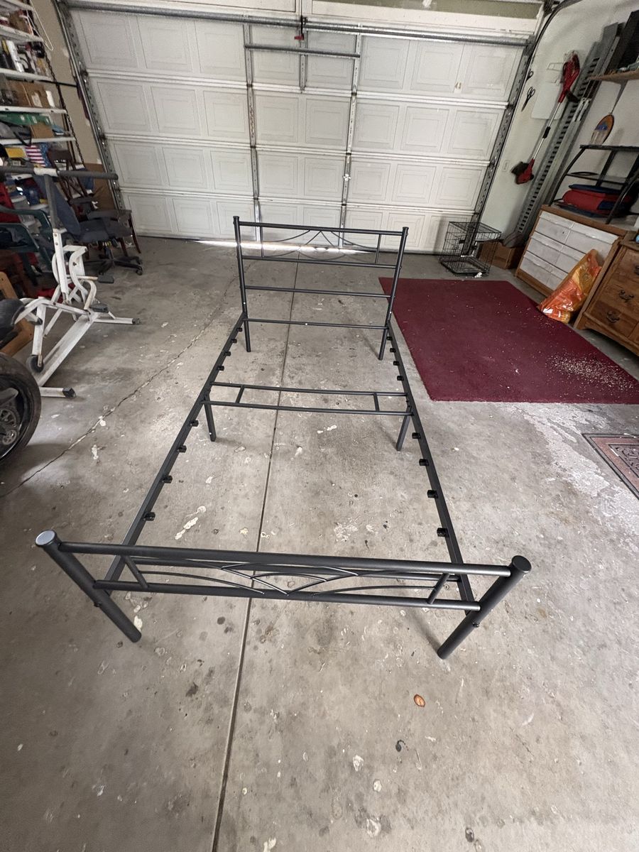 Black Metal twin Size Bed Frame with Headboard and Footboard - Sturdy & Stylish