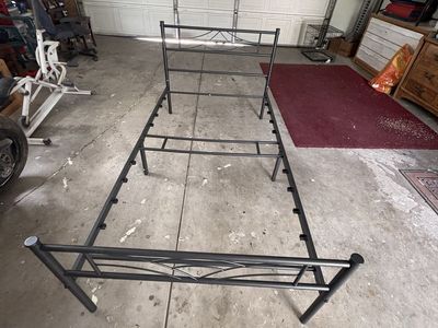 Black Metal twin Size Bed Frame with Headboard and Footboard - Sturdy & Stylish