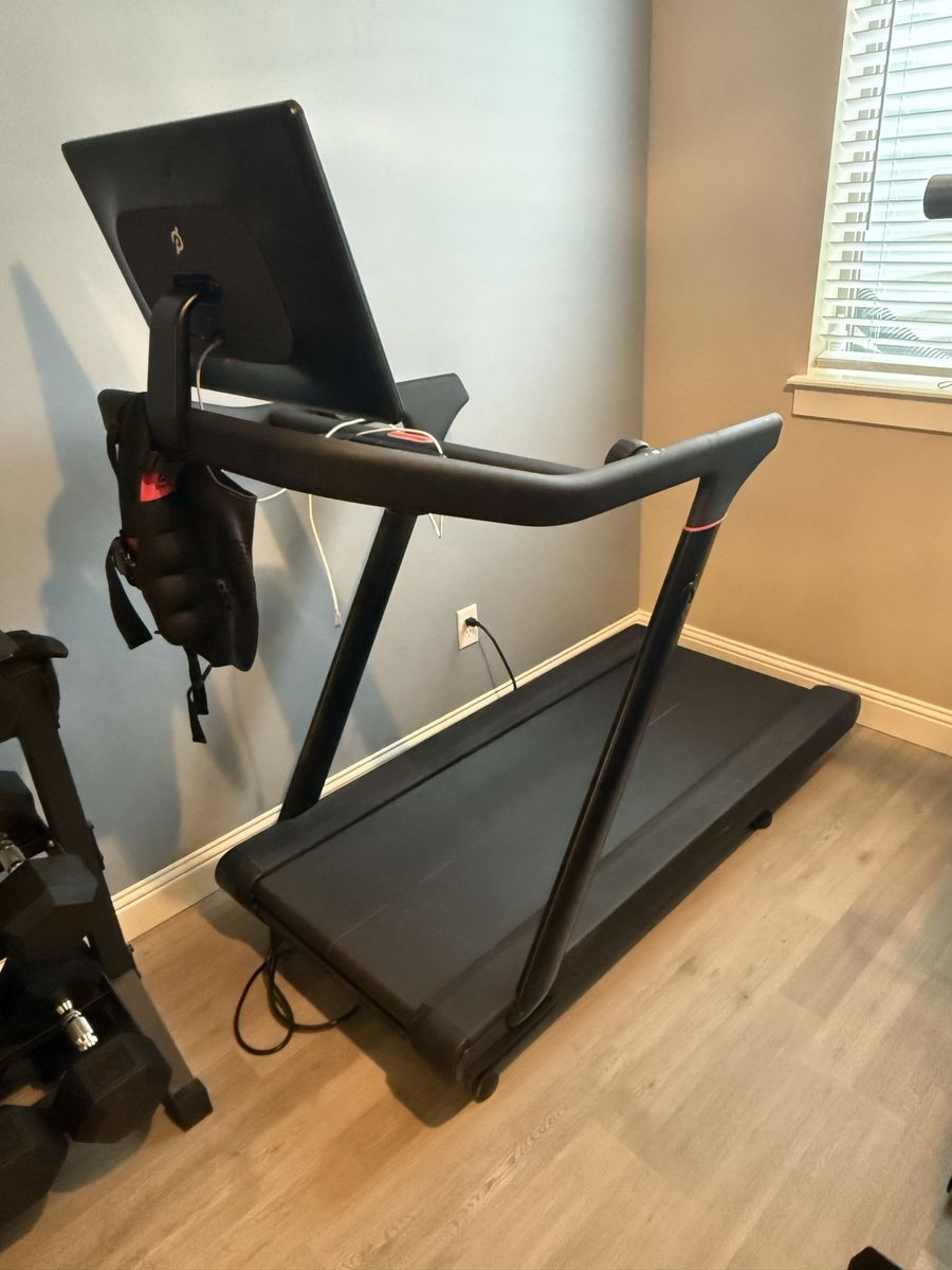 Peloton Treadmill with Large HD Touchscreen Display
