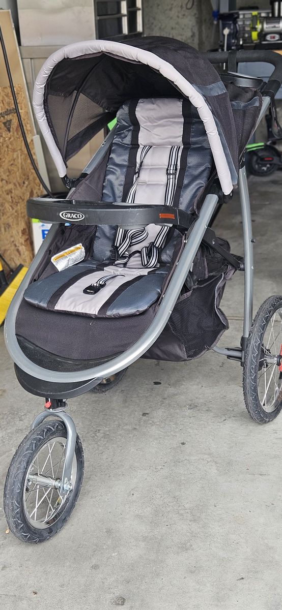 Graco Fast Action Jogger Stroller