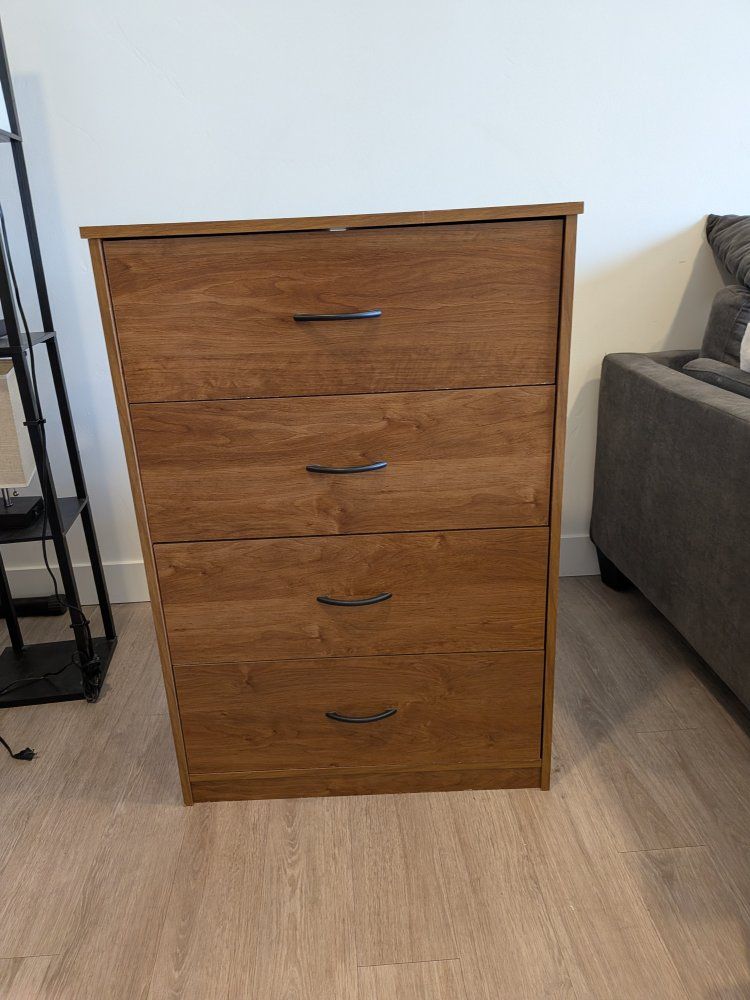 4-Drawer Wood Grain Dresser Chest with Dark Hardware