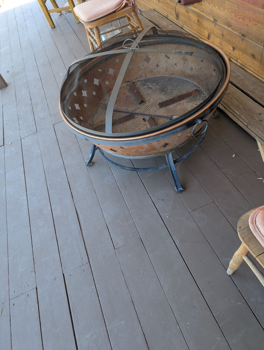 Metal fire pit