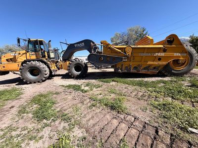 2008 Bell 4206D Articulated Scraper Tractor with 2012 Terra Titan S4412B 44-Yard Pull Scraper, complete matched earthmoving
