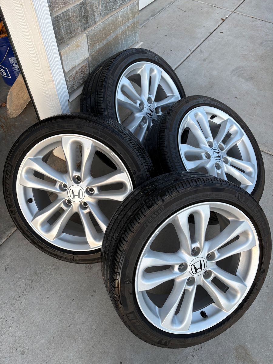 OE Tires and Wheels from 2006 Honda Civic Si
