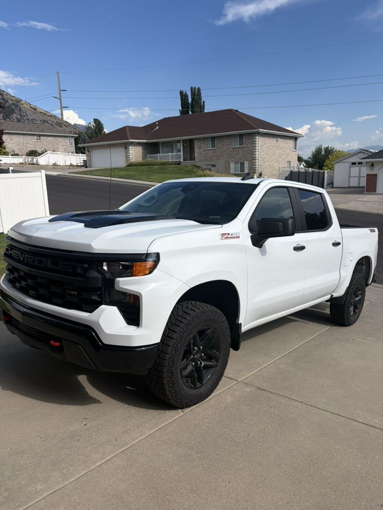 2025 Chevrolet Silverado 1500 Custom Trail Boss