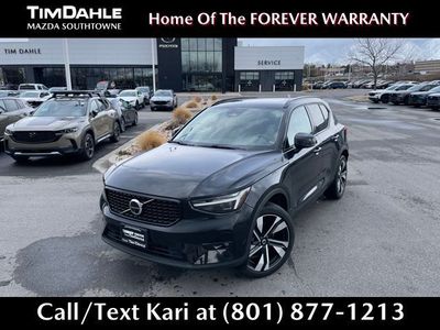 2024 Volvo XC40 B5 Plus Dark Theme