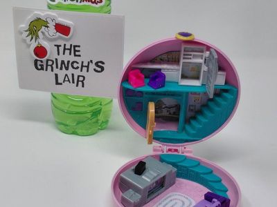 Polly Pocket Donut Pajama Party Compact