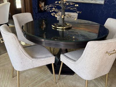 Hickory White Paxton 52” Round Dining Table with Single Pedestal Base & Beveled Glass Top