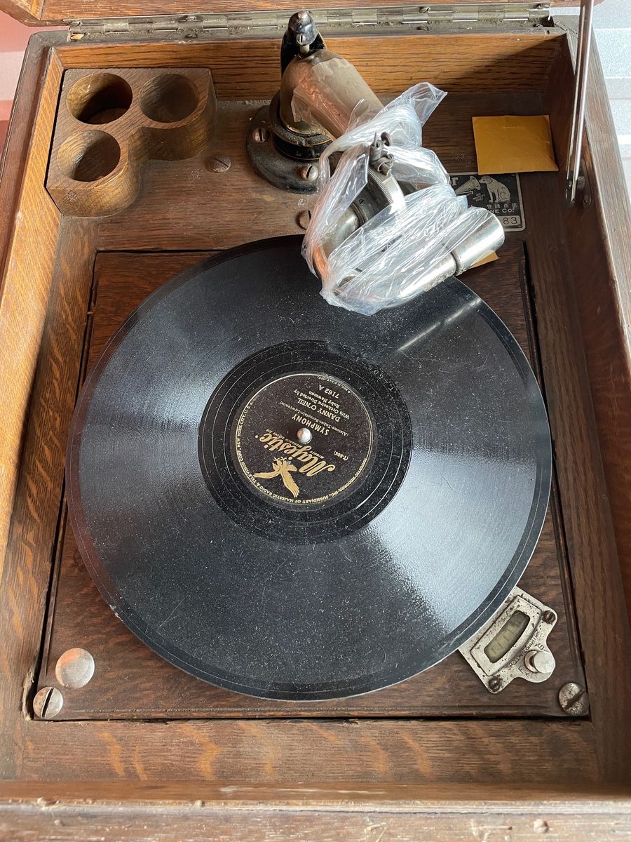 Main image 7