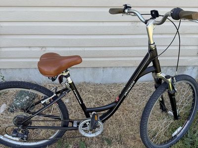 Specialized Expedition Shimano Tourney Women's Comfort Bike, Black with Brown Seat $40 OBO