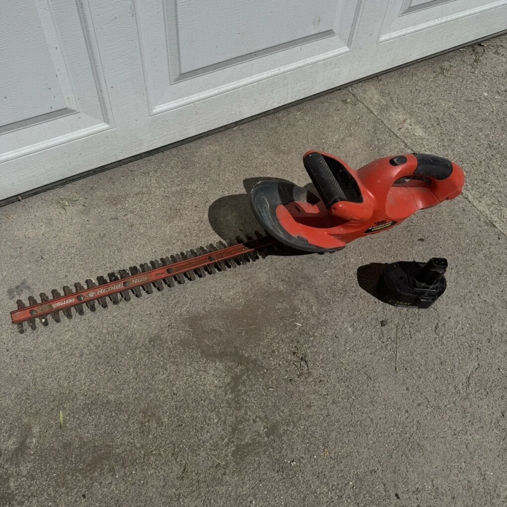 Black & Decker Hedge Trimmer with Battery